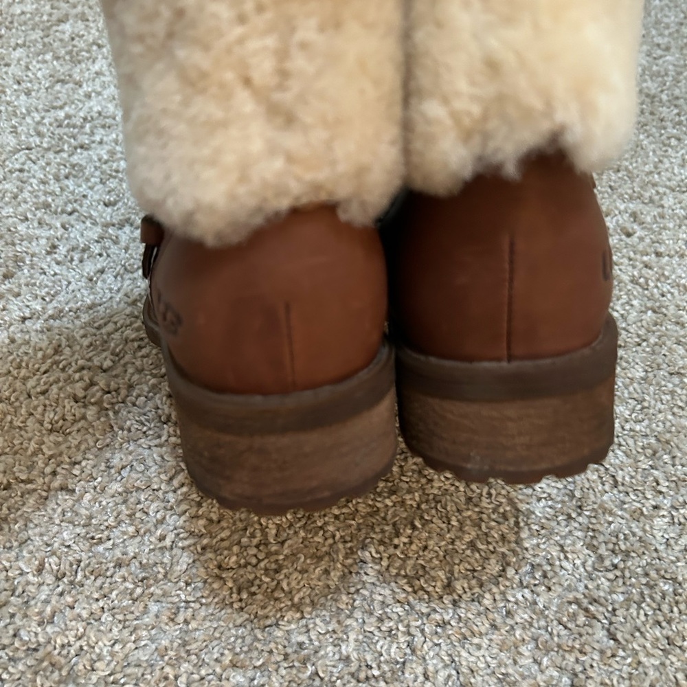 UGG Chyler Sheepskin Cuff Boots - Picture 6 of 7